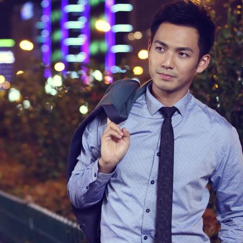 钟汉良最新图片曝光,魅力风采不减当年