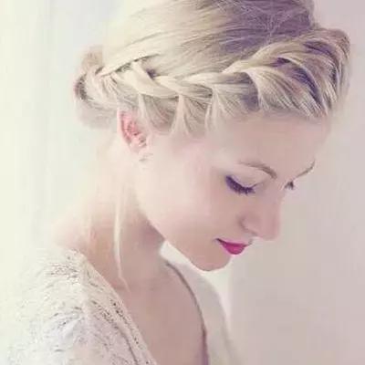 时尚新宠,烫发根引领潮流之选