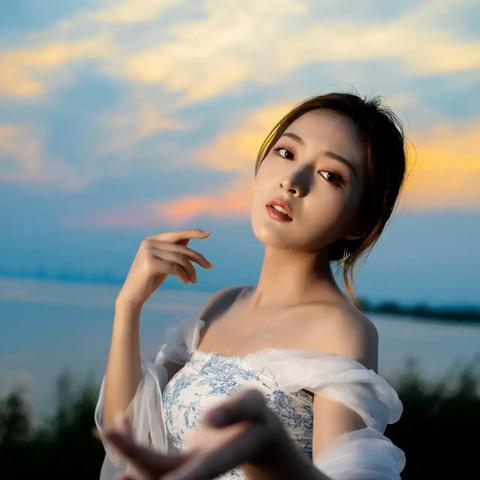 伤感流年，心痛瞬间，回忆如潮涌