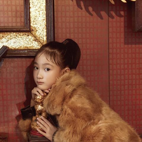 奥莉成长照曝光，魅力蜕变新篇章