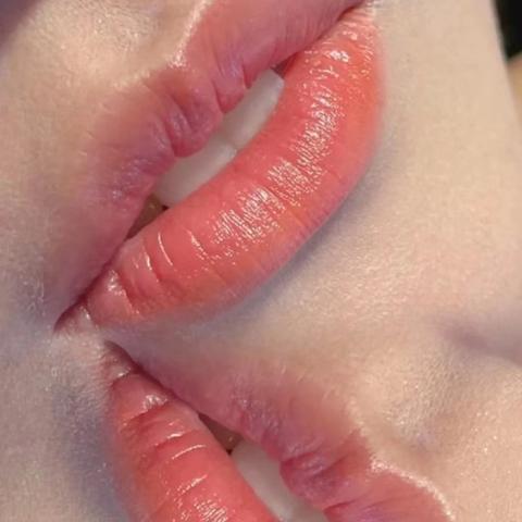 最新漂唇技术,完美唇色展现自信美