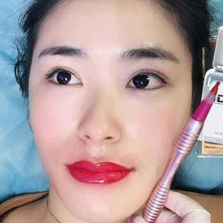 最新纹唇技术,重塑唇形的新革命