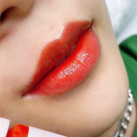 最新纹唇技术,重塑唇形的新革命