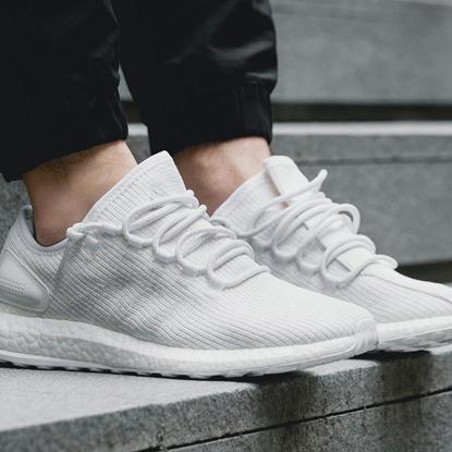 Yeezy新款引领潮流,注入时尚新元素