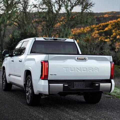 青岛车展盛大开幕，数百款车型亮相，市场繁荣新篇章开启