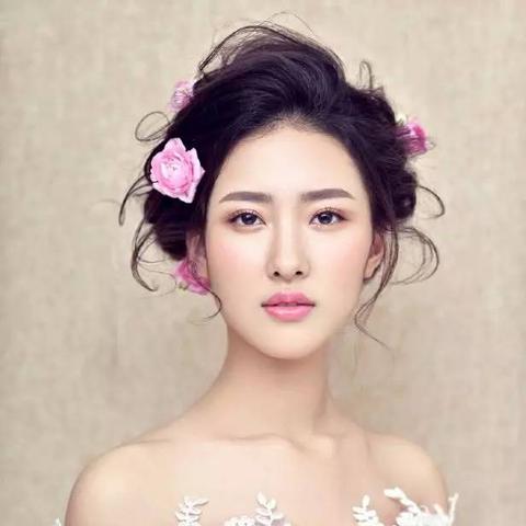 最新新娘头饰流行趋势,打造魅力造型